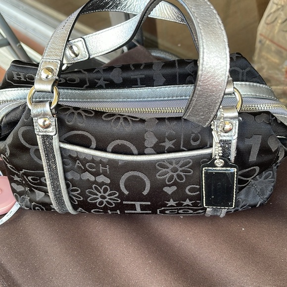 Coach Bandana Glitter Shoulder Bag Silver & Black Daisy Pattern - Picture 7 of 13